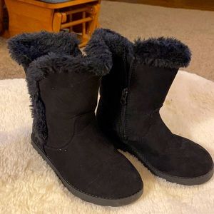 Black fake fur boots, Cat and Jack, size 13